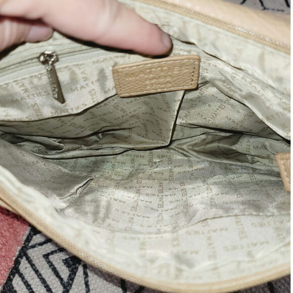 MATTIES LIGHT TAN SHOULDER BAG - Picture 9 of 16